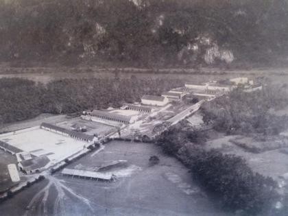 Nhà máy in tiền đầu tiên của Việt Nam nằm tại khu đồn điền Chi Nê. (Ảnh tư liệu toàn cảnh đồn điền Chi Nê giai đoạn 1946 - 1947 chụp từ máy bay)